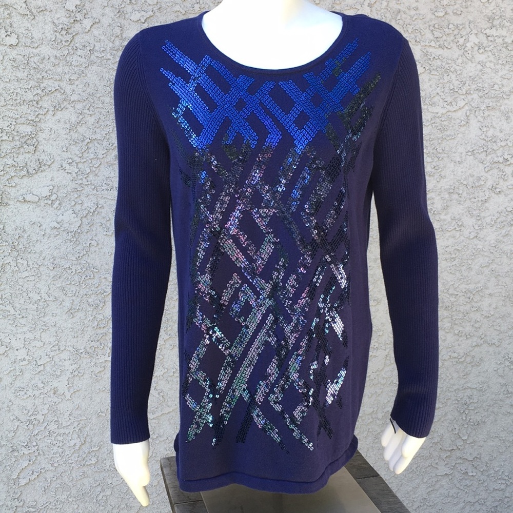Navy knit sweater with sequins